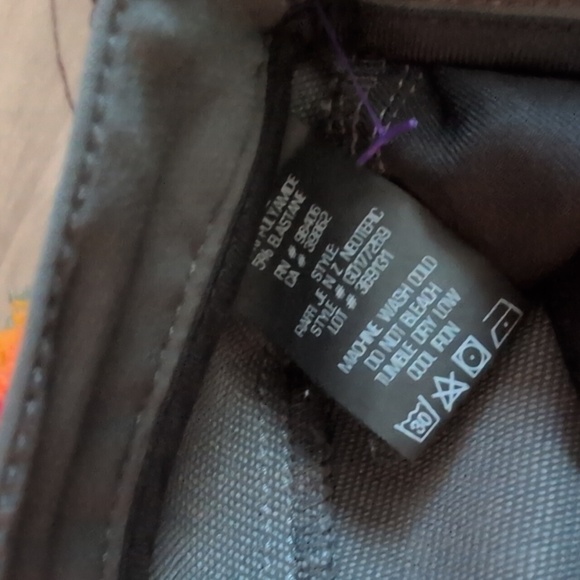 Theory Raffi Neoteric Slim Fit Pants - Picture 5 of 5